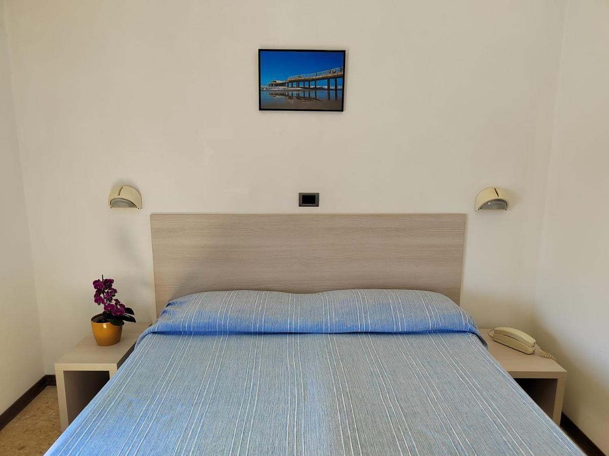 Hotel Puccinelli Λίντο ντι Καμαϊόρε Εξωτερικό φωτογραφία